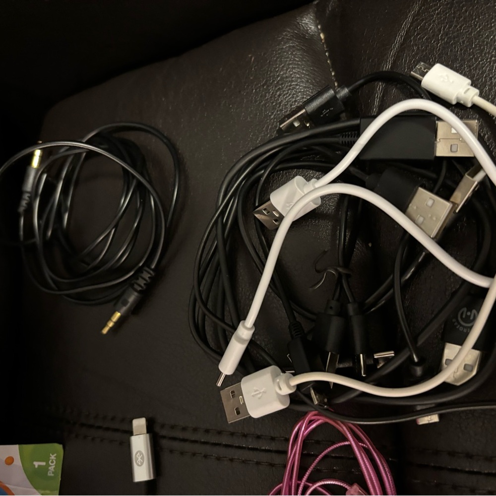 Electronic accessories bundle - Picture 6 of 6